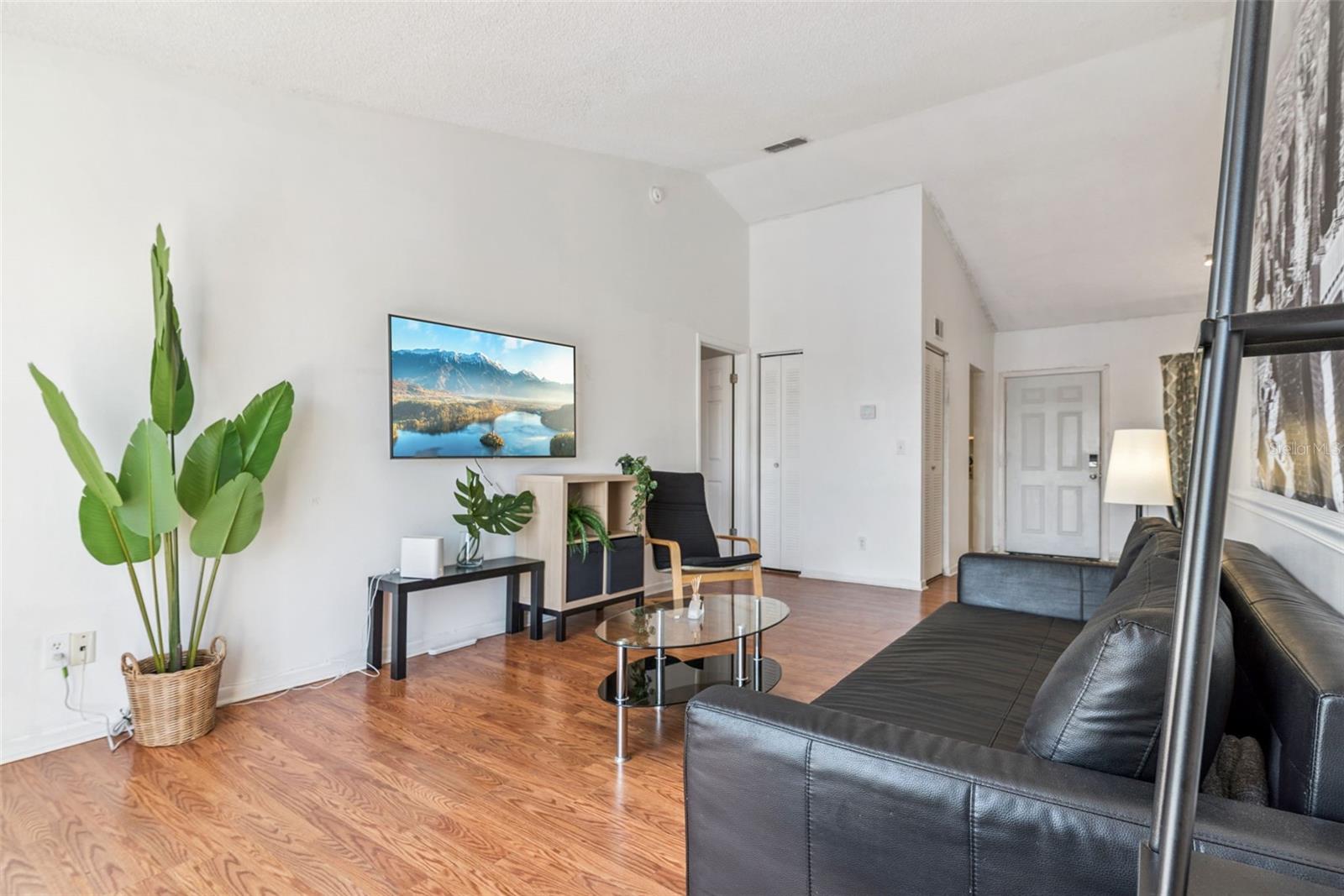 DOCKSIDE CONDO - Residential