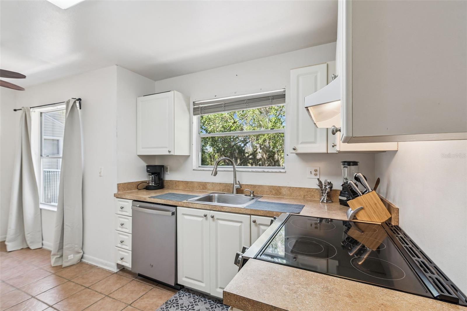 DOCKSIDE CONDO - Residential