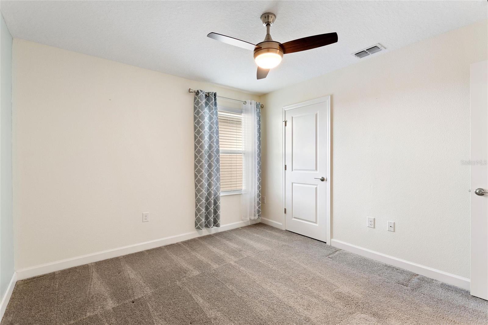 STONEYBROOK SOUTH NORTH PRCL PH 1 - Residential Lease