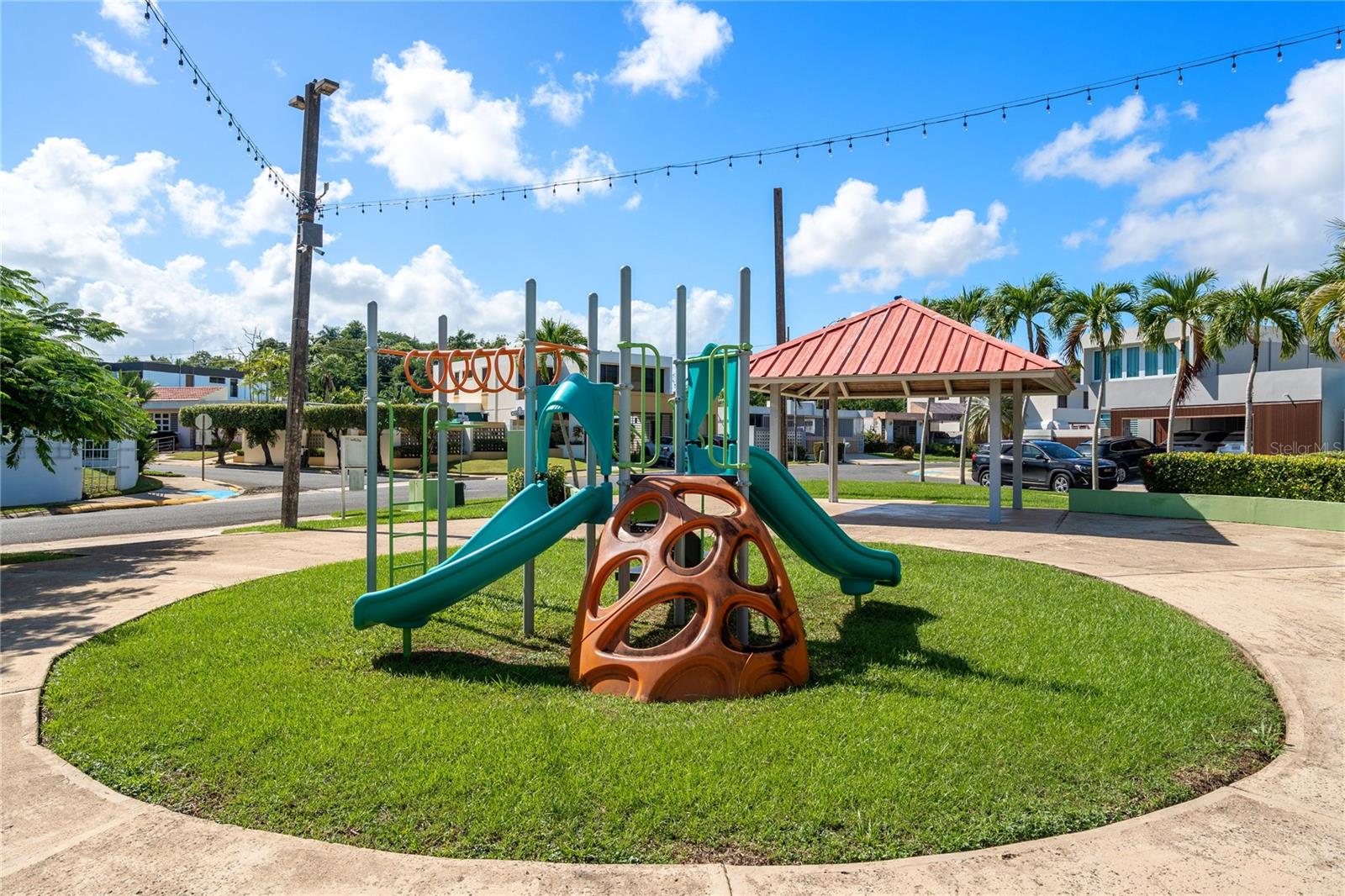 HILL MANSIONS - Residential