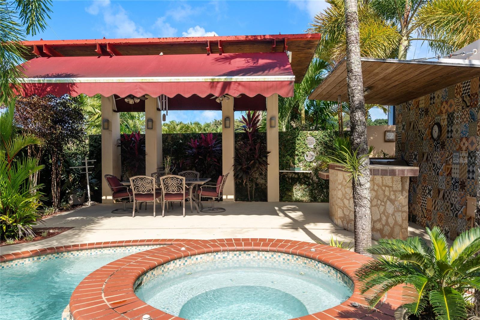 HILL MANSIONS - Residential