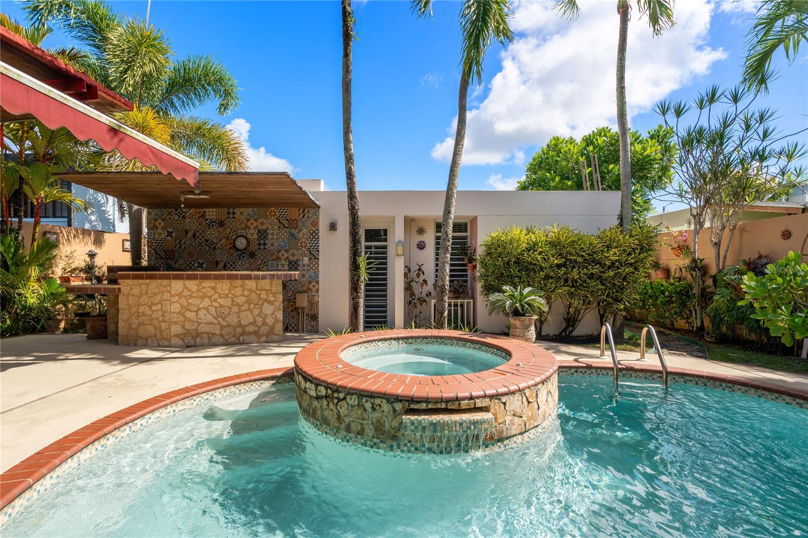 HILL MANSIONS - Residential