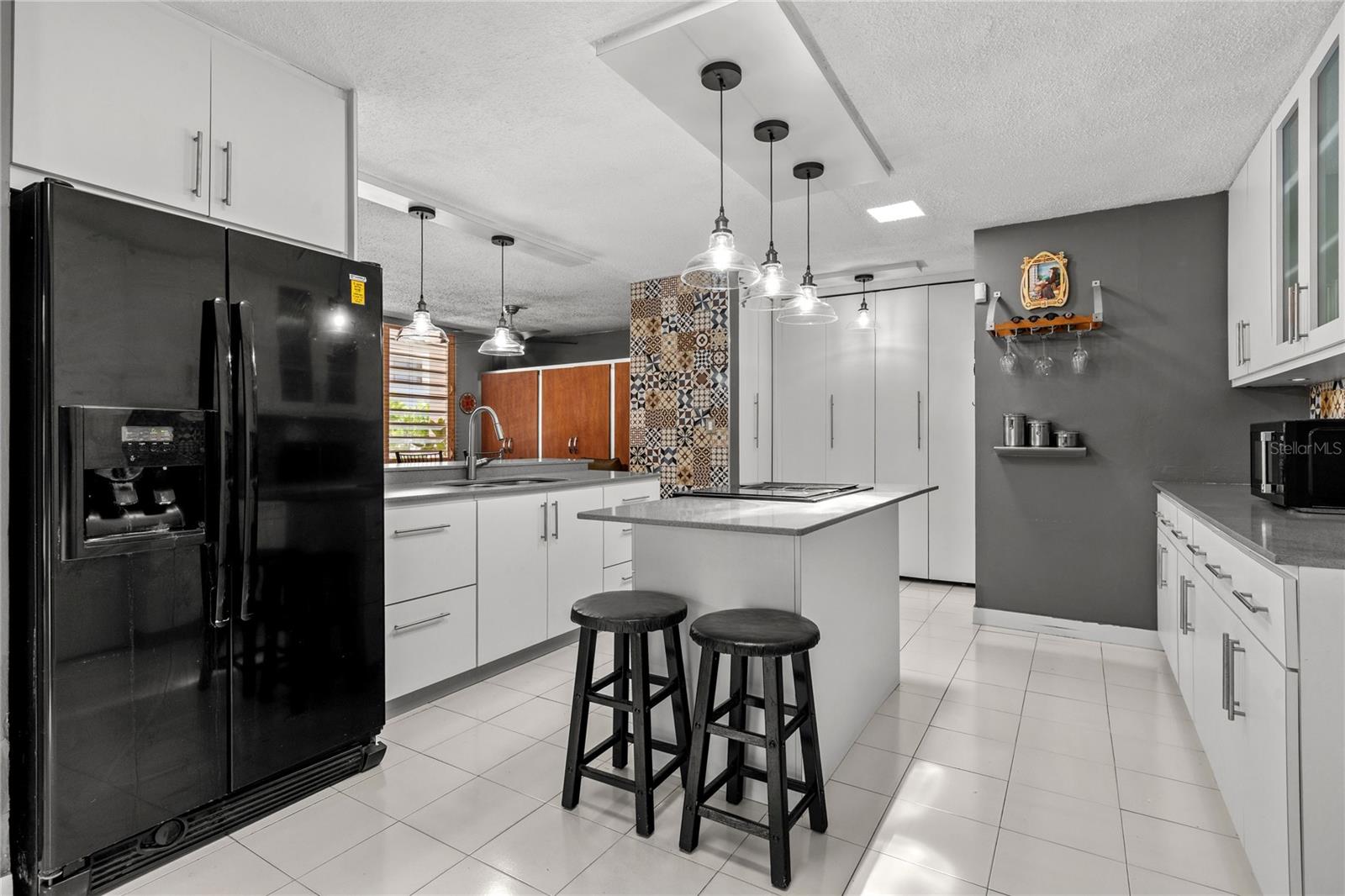 HILL MANSIONS - Residential