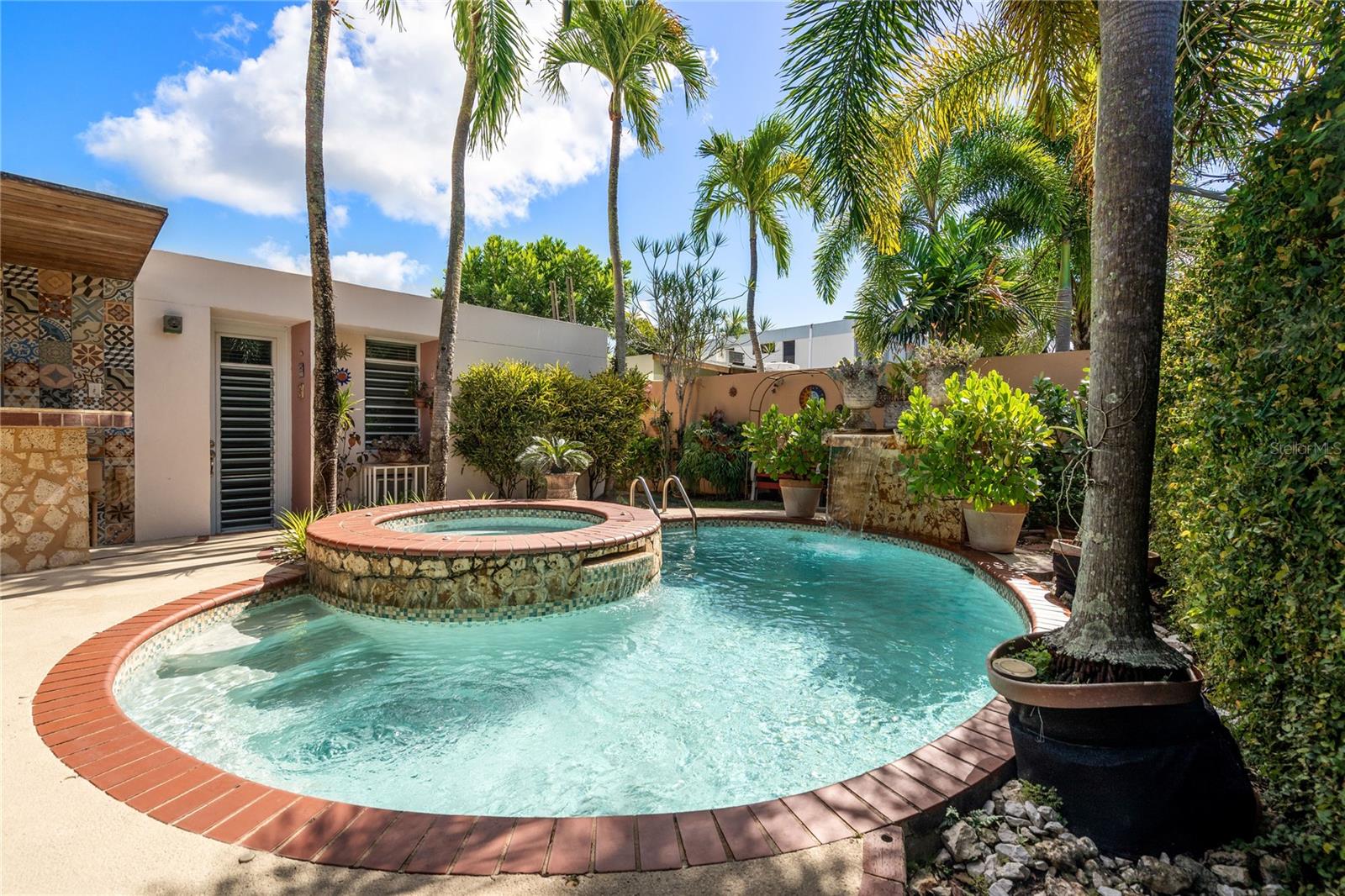 HILL MANSIONS - Residential