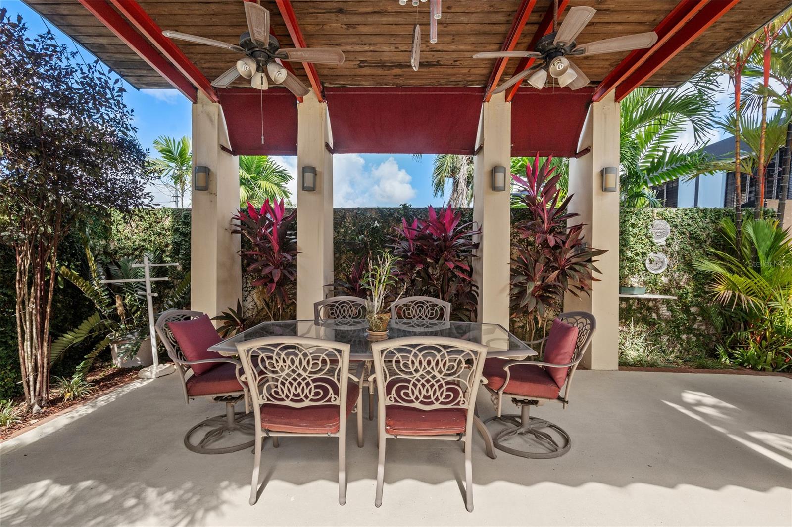 HILL MANSIONS - Residential