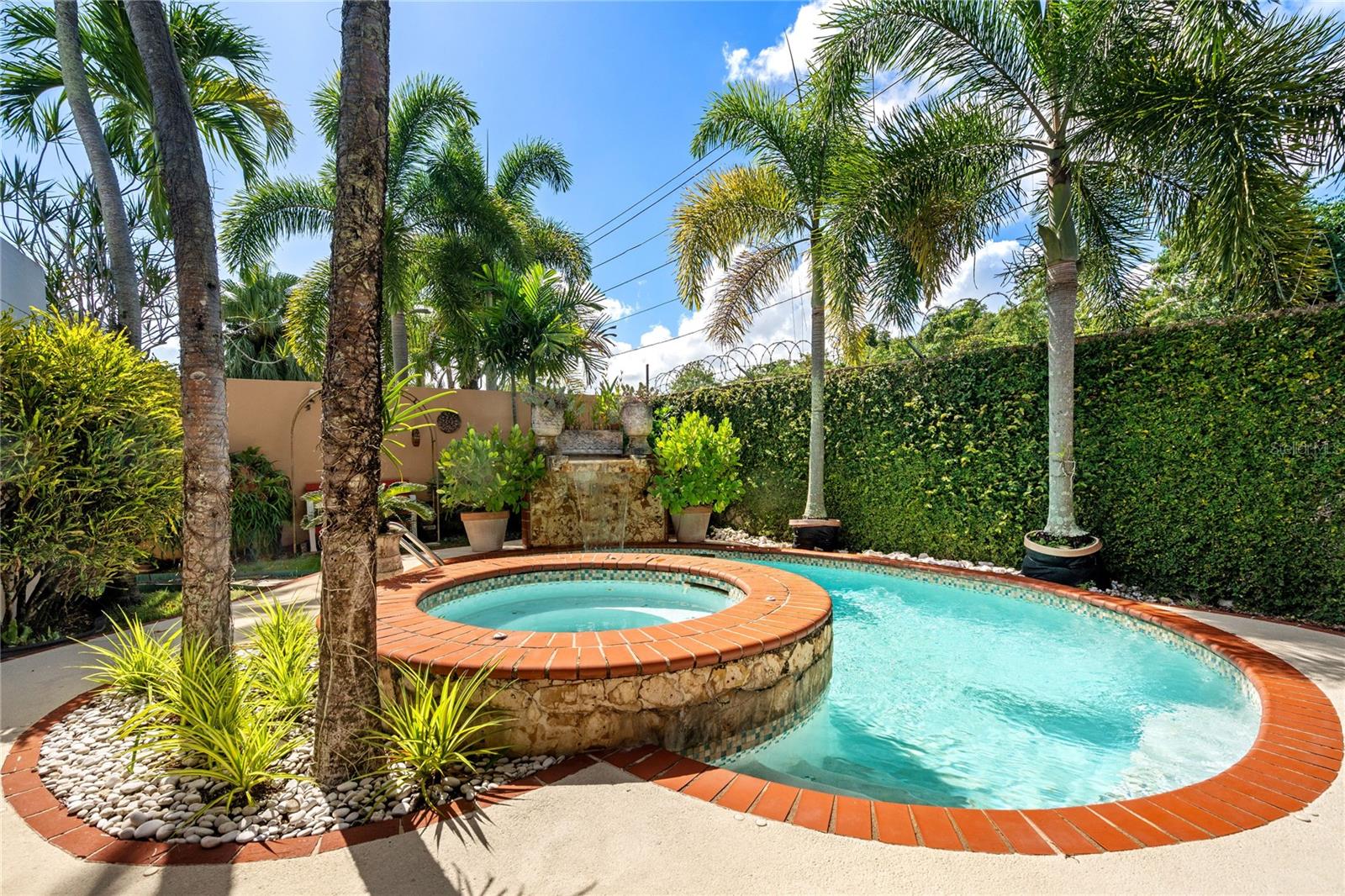 HILL MANSIONS - Residential