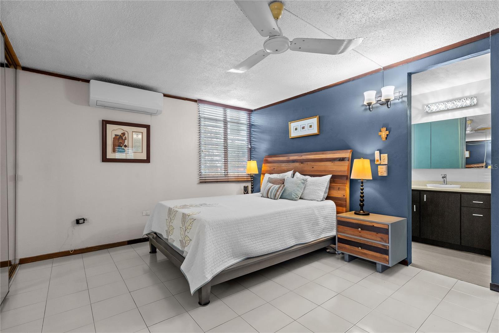 HILL MANSIONS - Residential