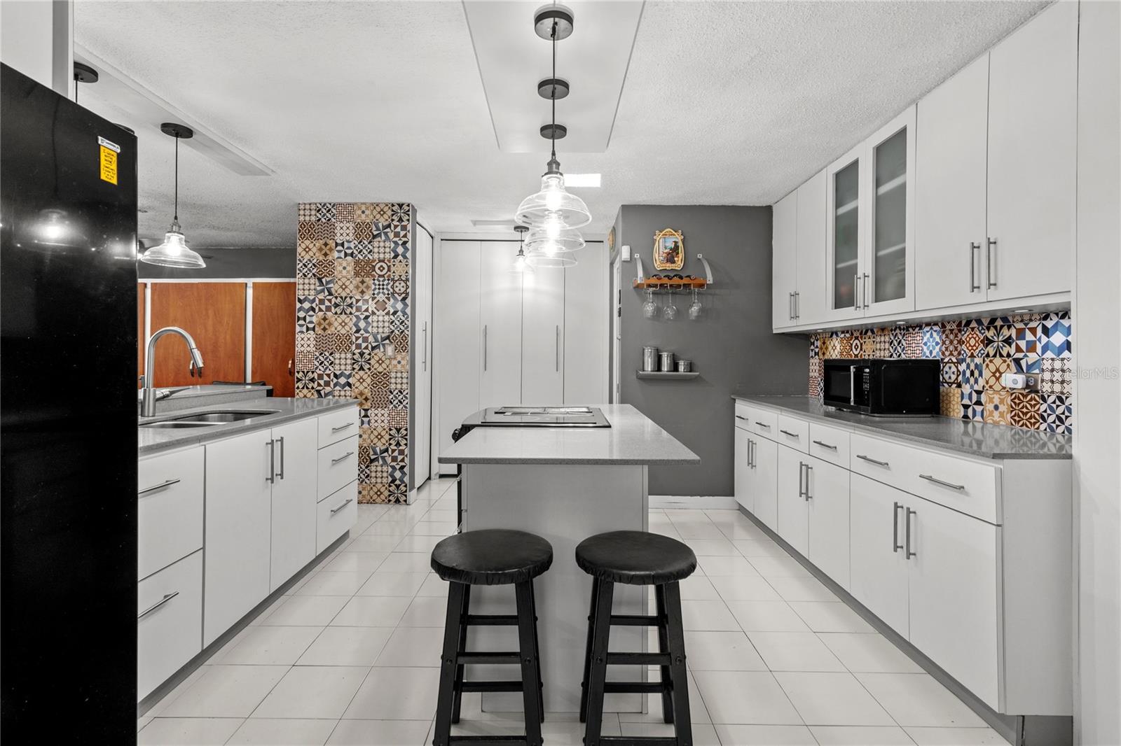 HILL MANSIONS - Residential