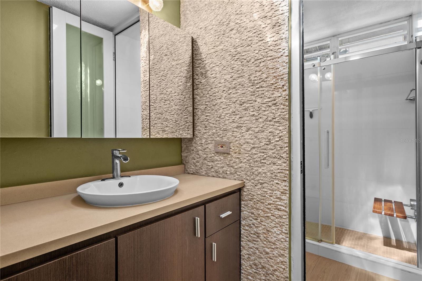 HILL MANSIONS - Residential