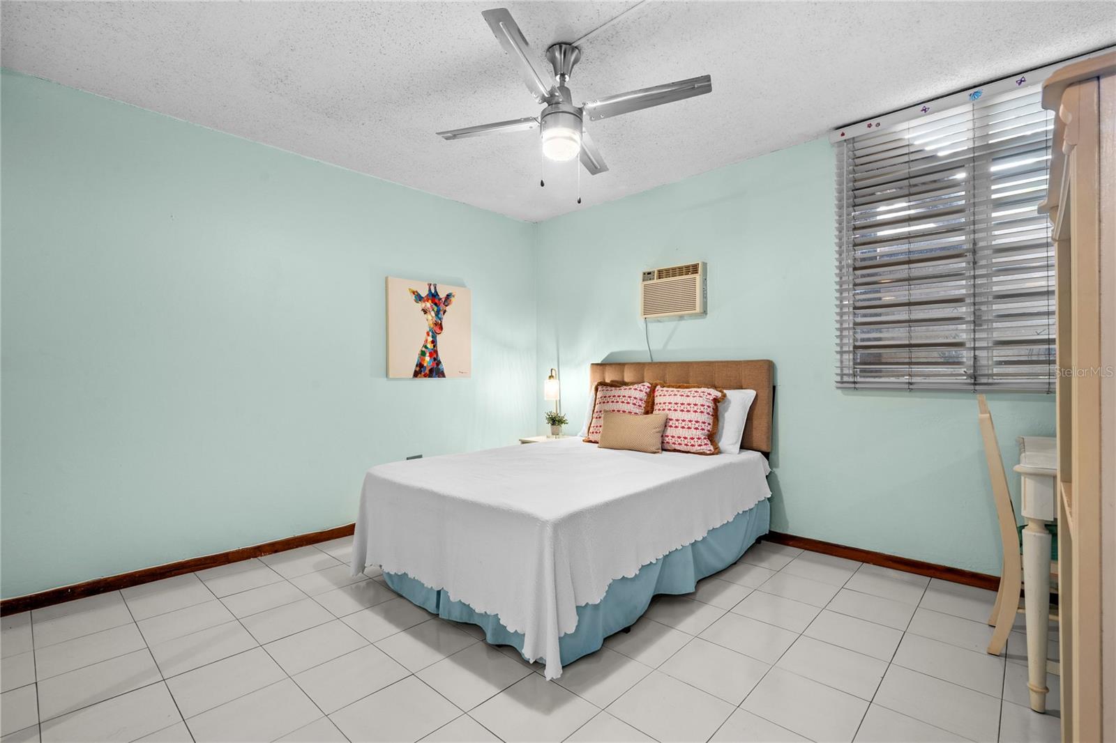 HILL MANSIONS - Residential