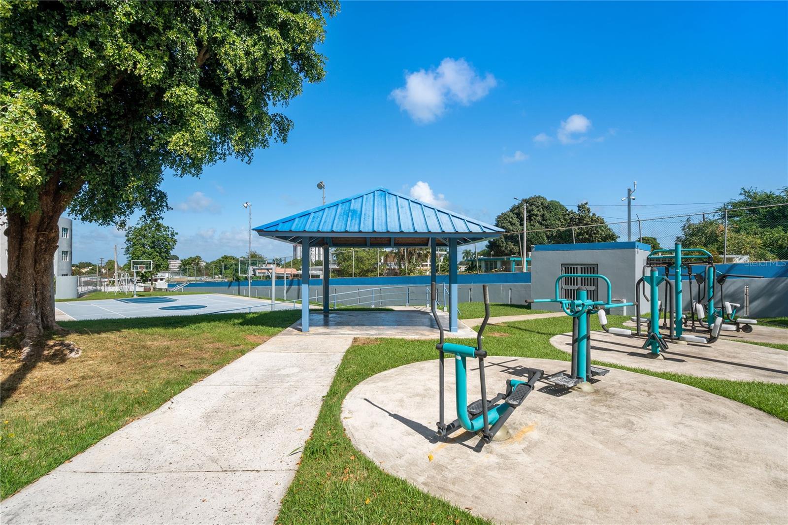 HILL MANSIONS - Residential