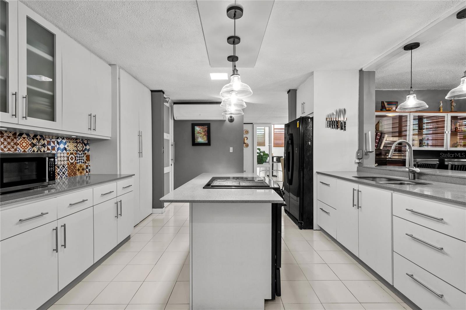 HILL MANSIONS - Residential