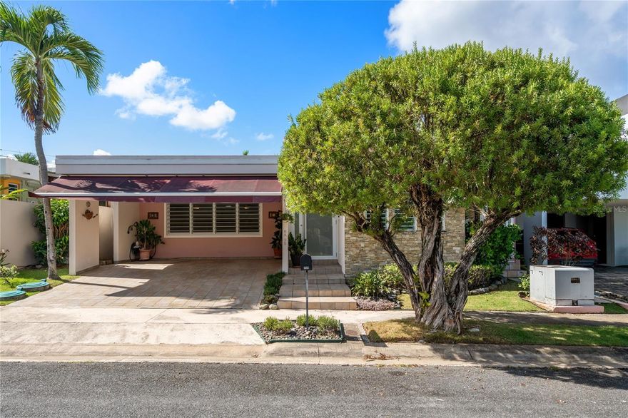 Beautifully updated single-level home in the gated community of Hill Mansions, San Juan. Surrounded by mature landscaping, this property offers an extended living area, renovated open kitchen to the family room, and a spacious great room with living and dining areas. Enjoy exceptional outdoor living with an outdoor bar and grill, pool with spa, pool deck with terrace, and a bathroom accessible from the pool area. The home includes four bedrooms, 2.5 bathrooms, and a backup power generator with gas tank. Hill Mansions offers 24/7 security, tennis and basketball courts, gazebo, outdoor exercise/stretch area, and playground. Conveniently located just a short drive to the airport, top schools, and shopping.