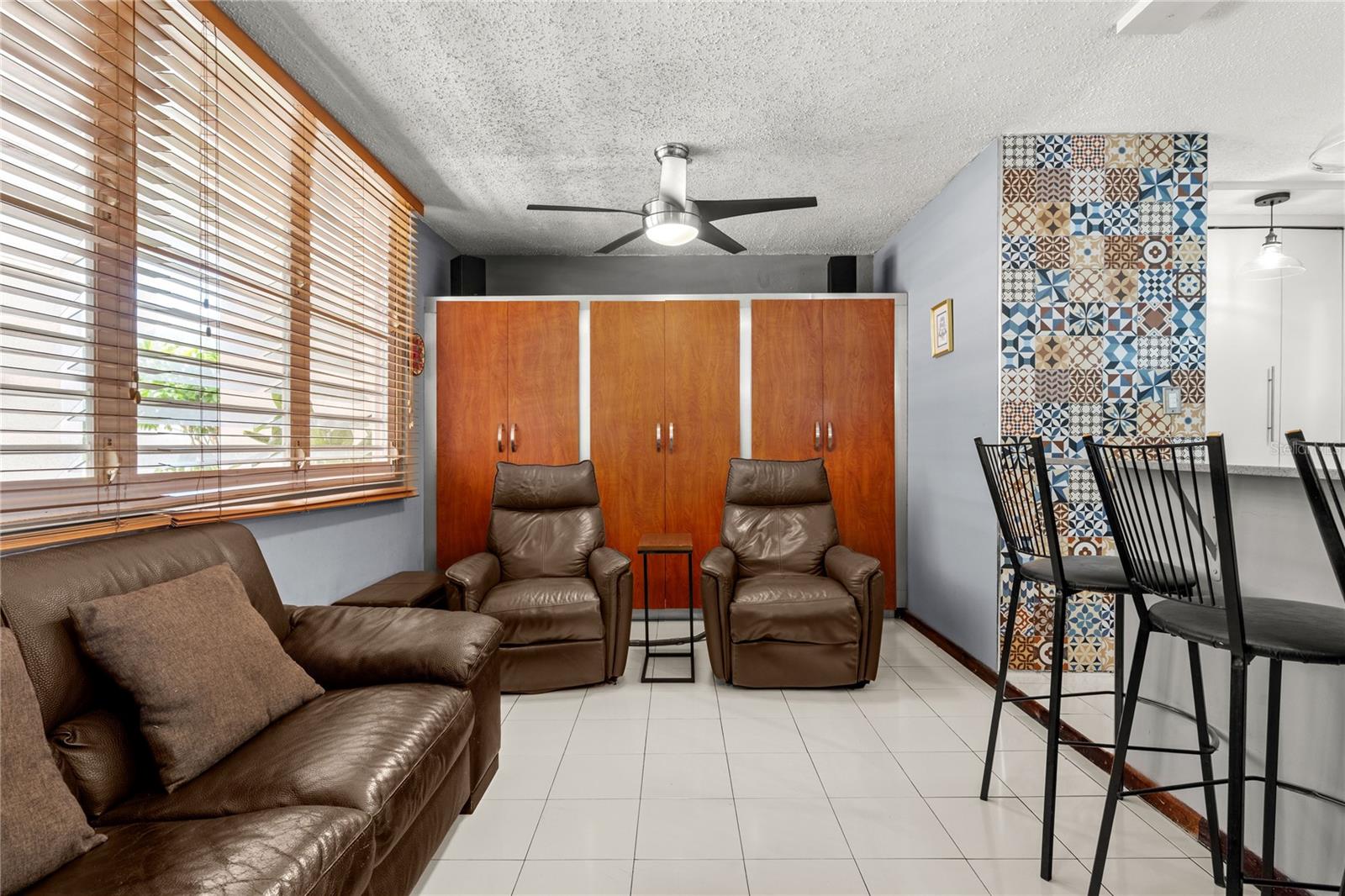 HILL MANSIONS - Residential