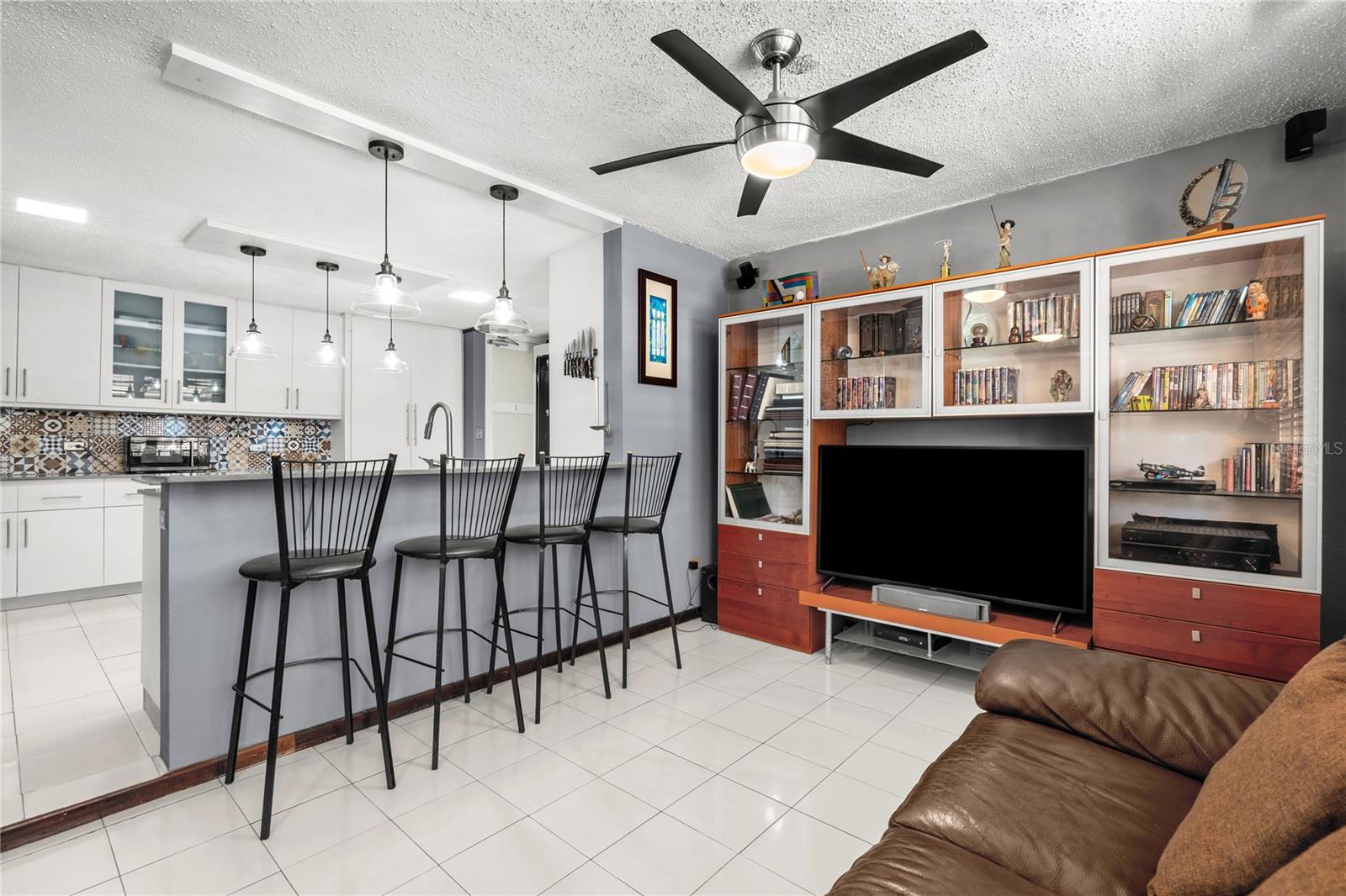 HILL MANSIONS - Residential