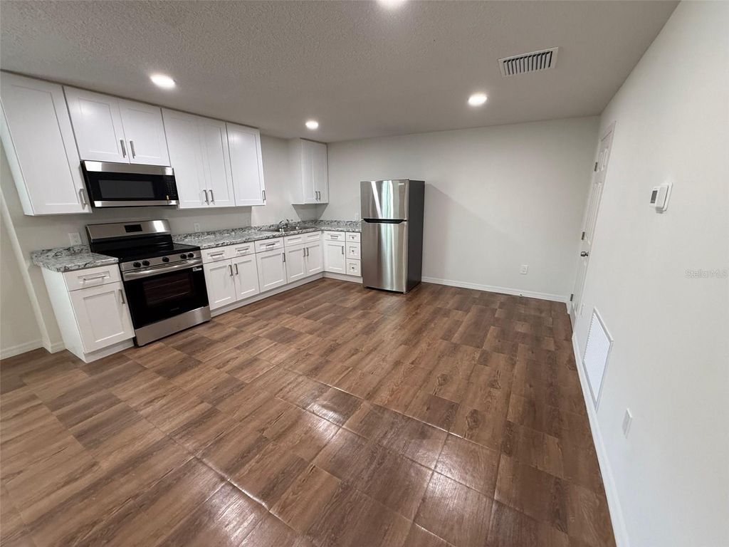 Photo of 1207 30th Avenue E, Bradenton, FL 34208 (MLS # A4670002)