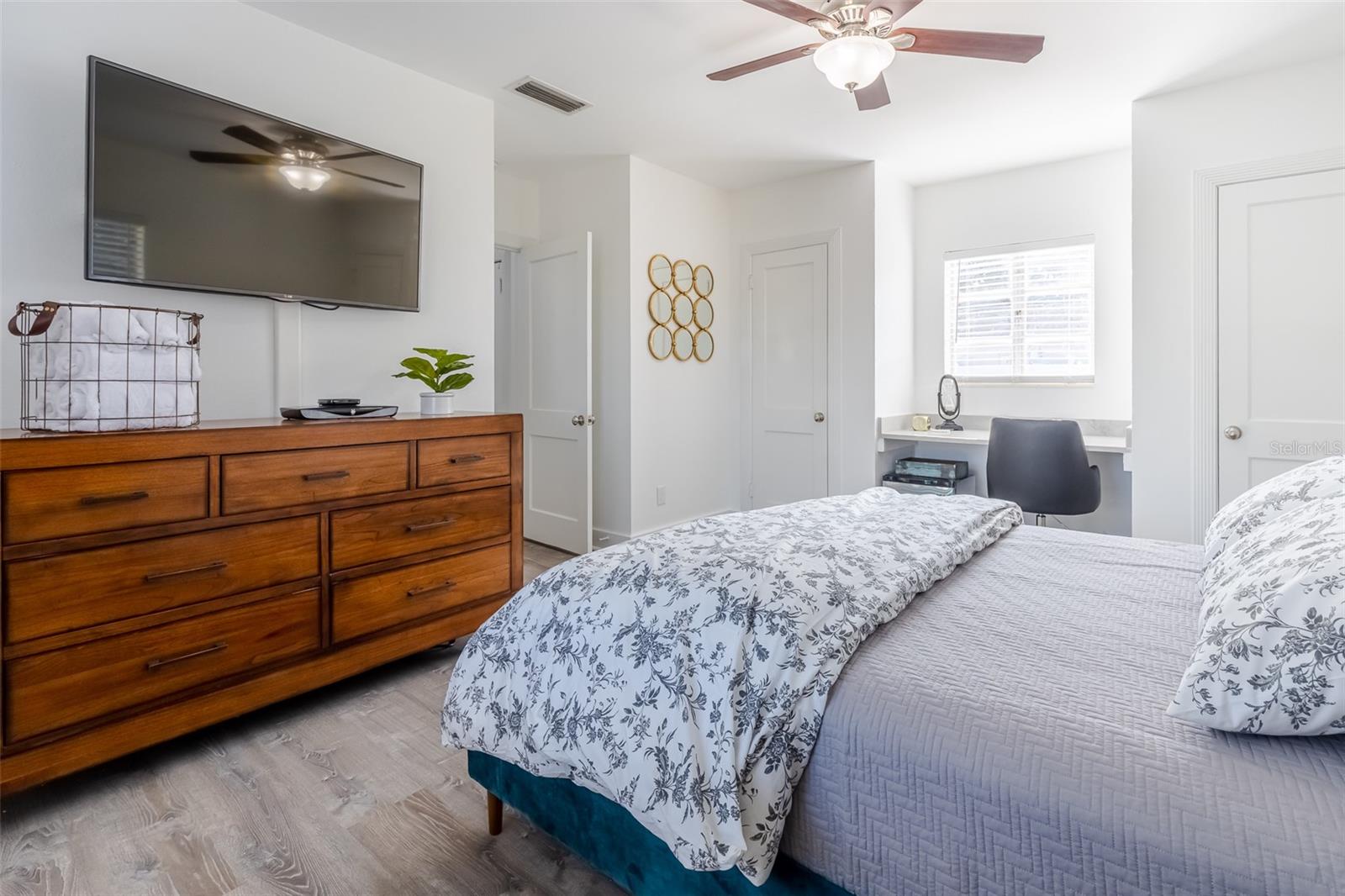 SOUTHLAND ADD - Land