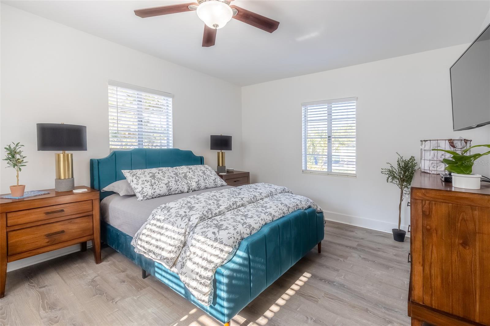 SOUTHLAND ADD - Land