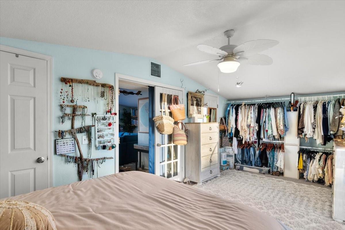 ORMOND BEACH PLAZA - Residential