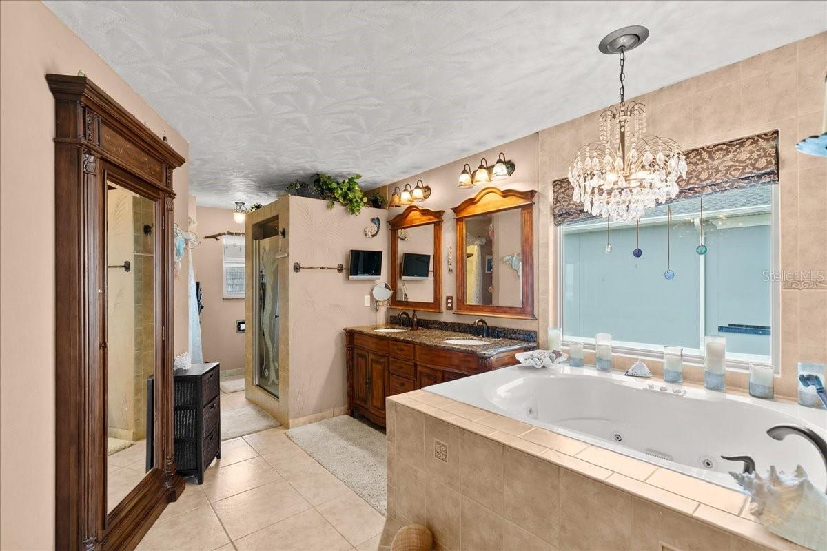 ORMOND BEACH PLAZA - Residential