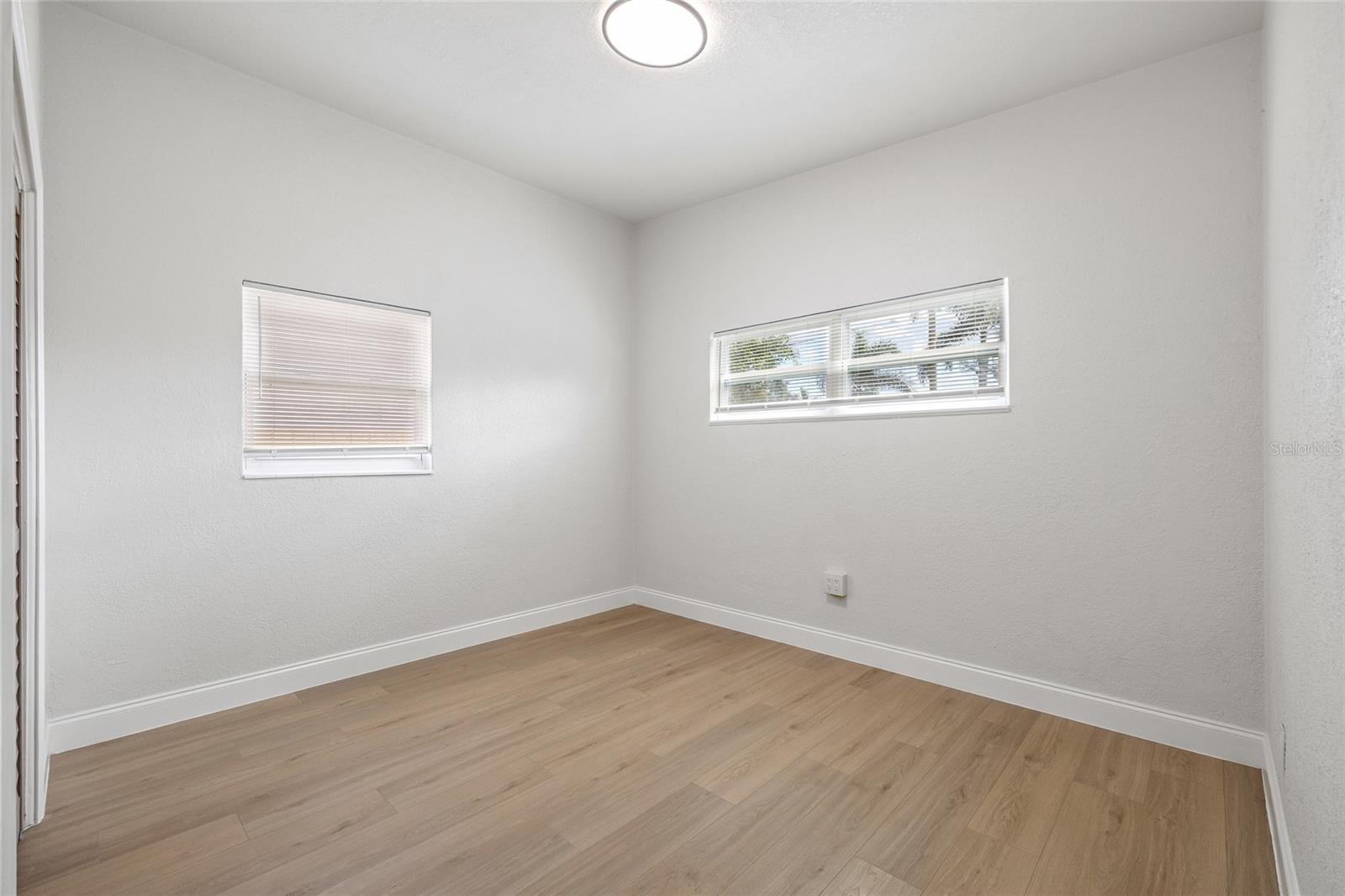CRESTMONT - Residential