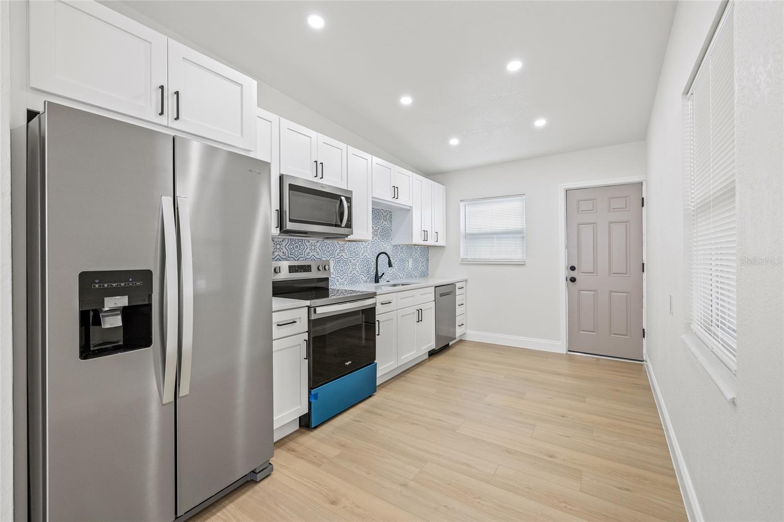 CRESTMONT - Residential
