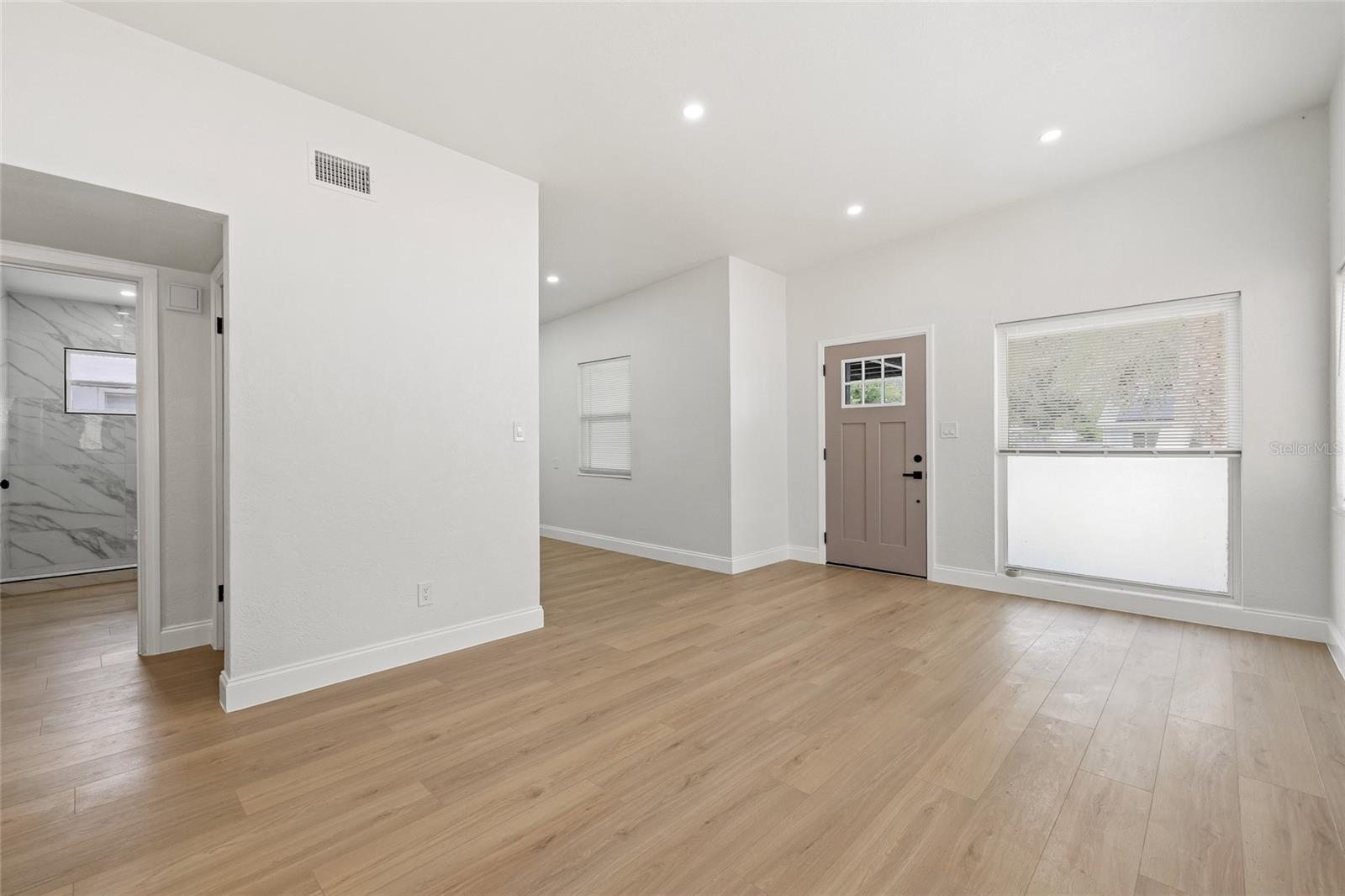 CRESTMONT - Residential