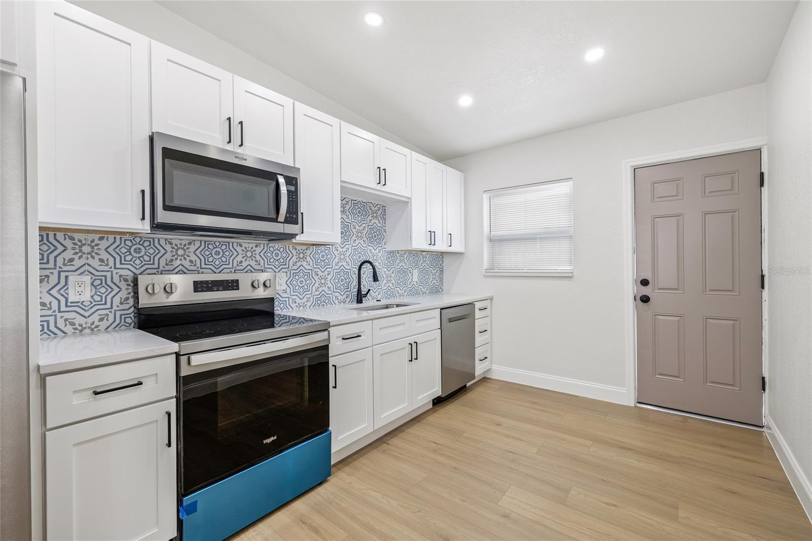 CRESTMONT - Residential