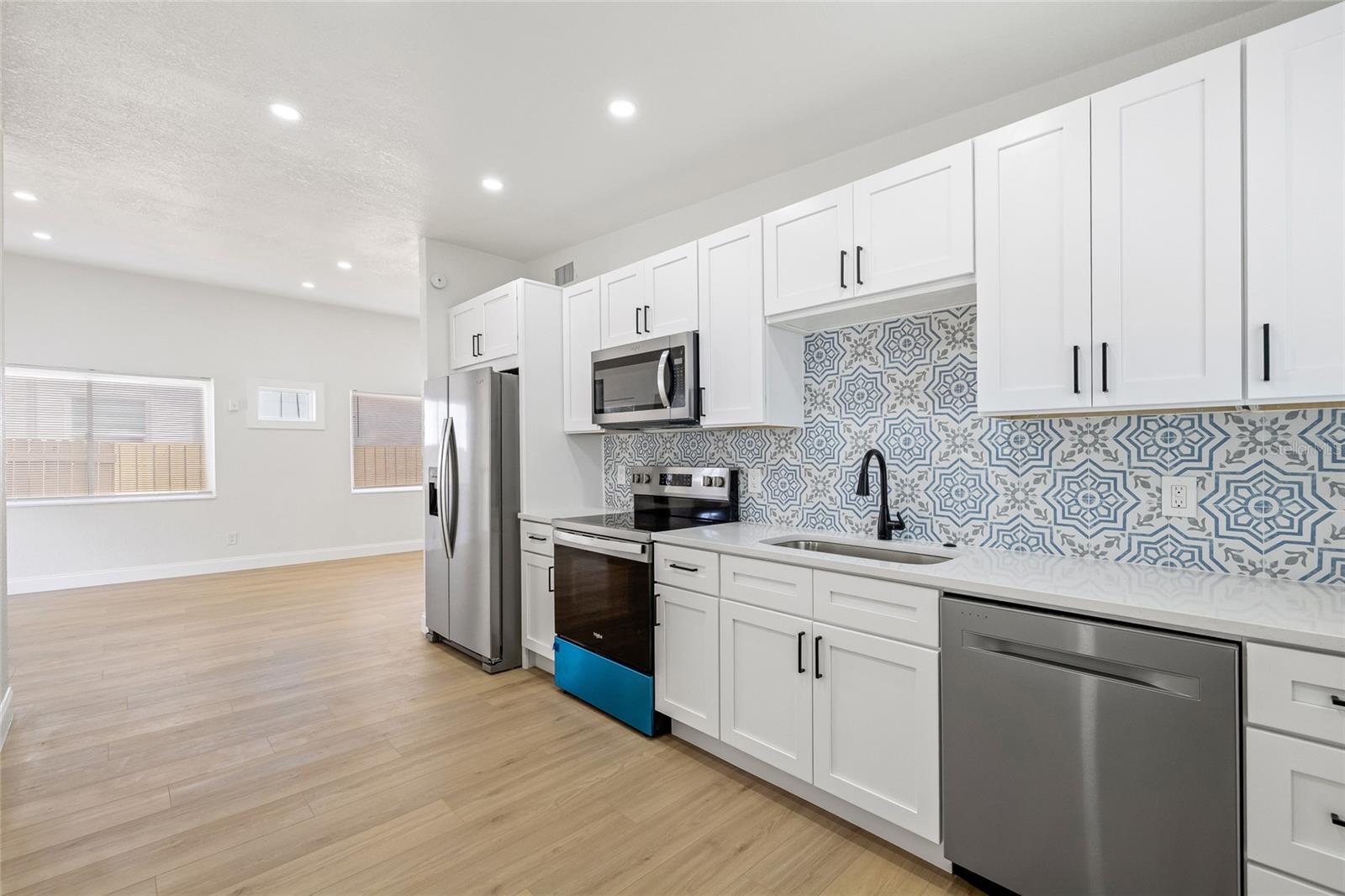 CRESTMONT - Residential