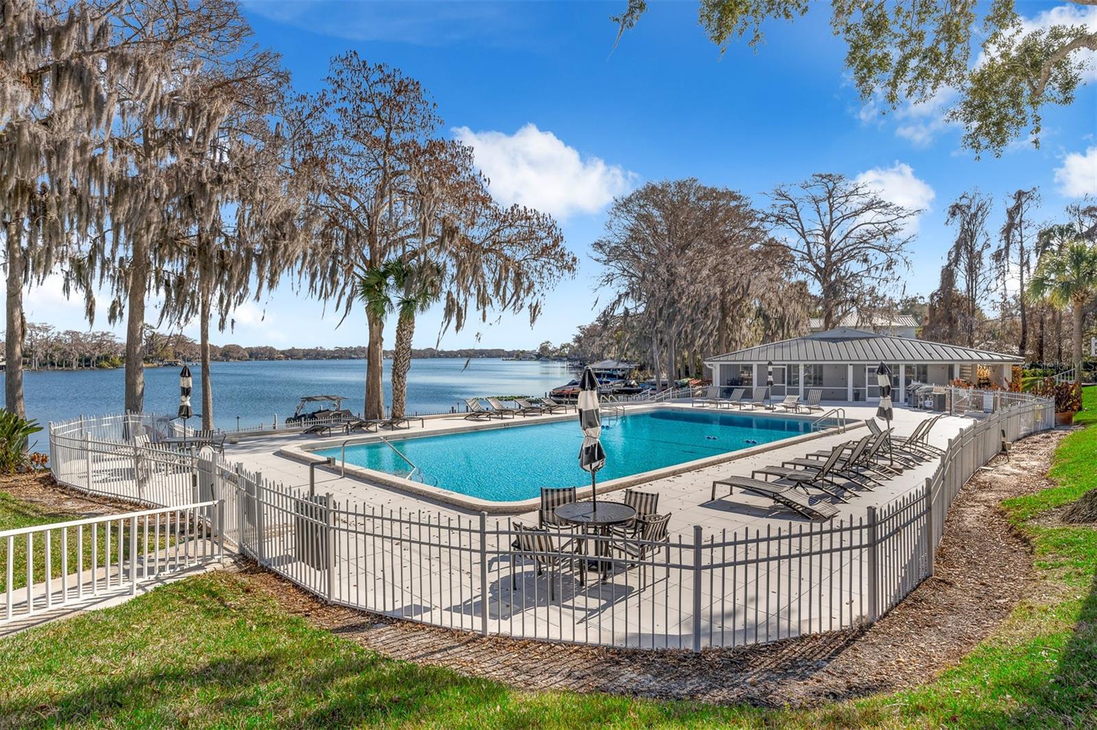 LAKE MAITLAND TERRACE APTS - Residential