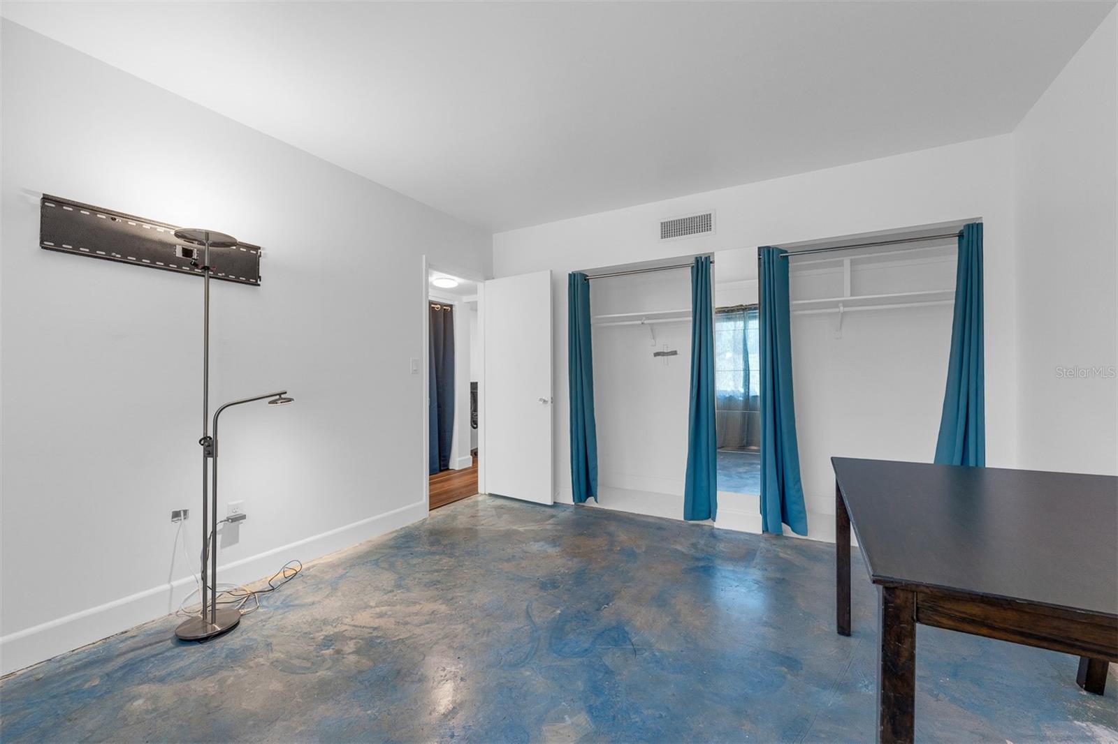 LAKE MAITLAND TERRACE APTS - Residential