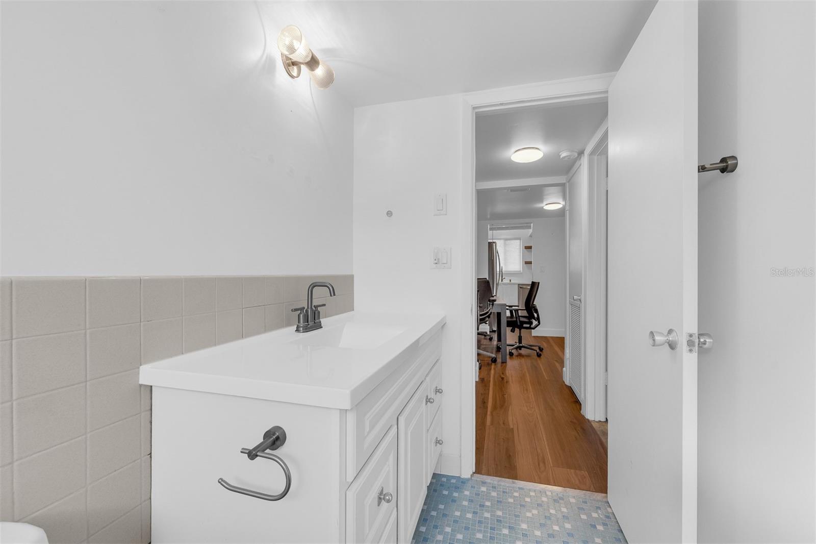 LAKE MAITLAND TERRACE APTS - Residential