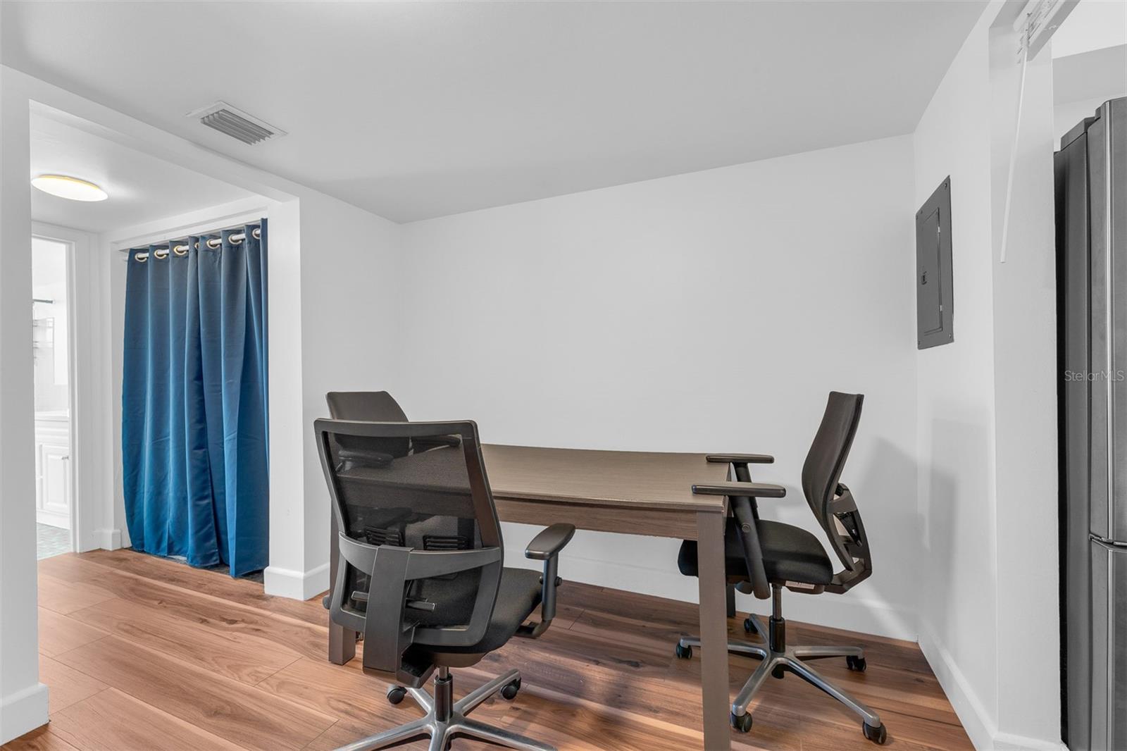 LAKE MAITLAND TERRACE APTS - Residential