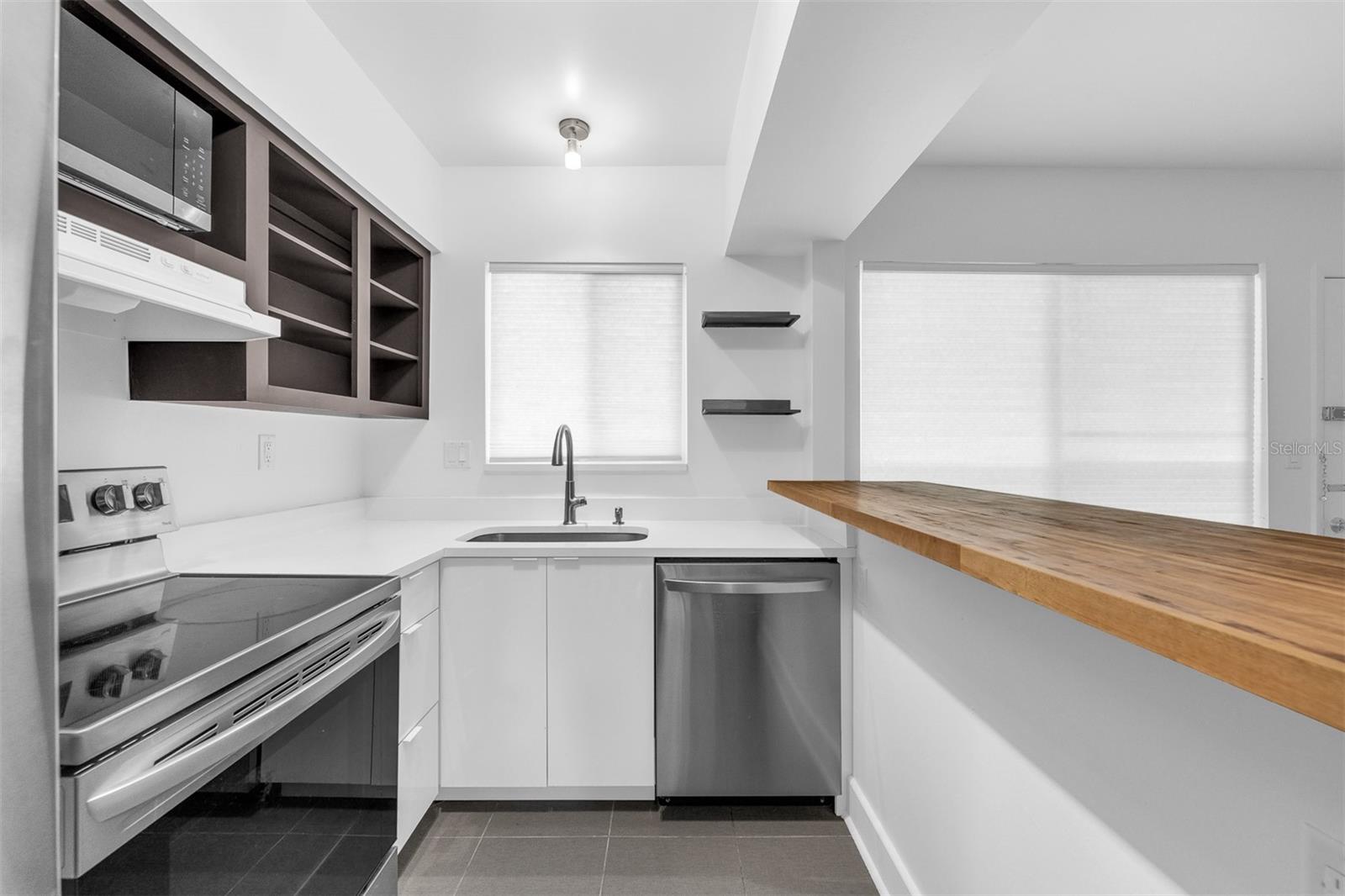 LAKE MAITLAND TERRACE APTS - Residential