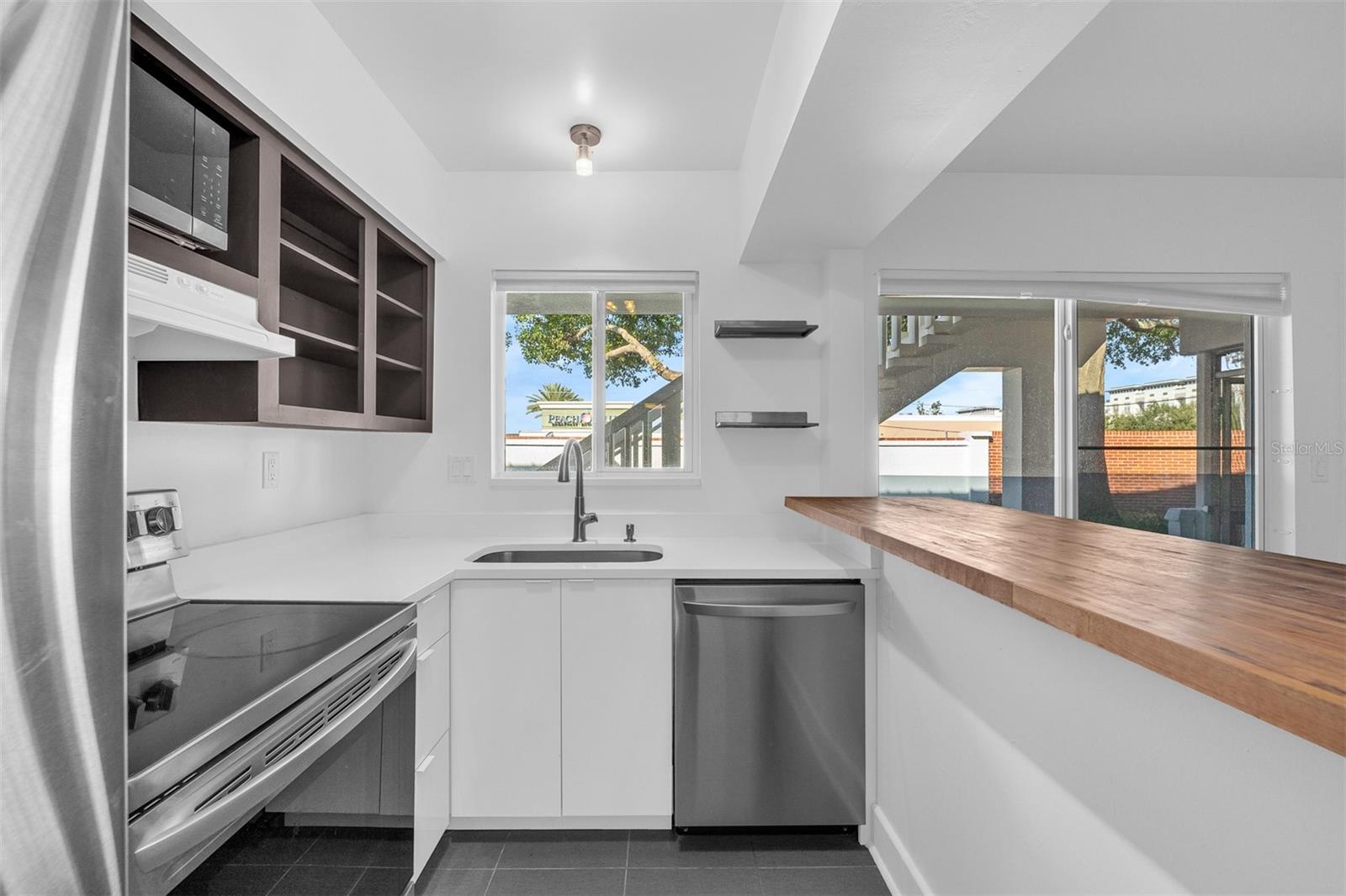 LAKE MAITLAND TERRACE APTS - Residential