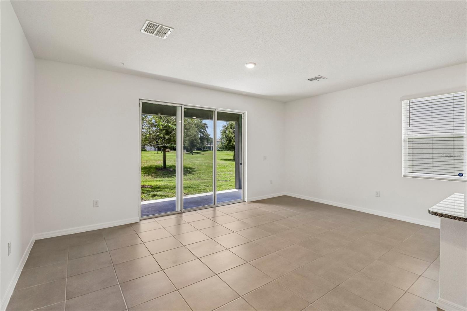 5323 LOBLOLLY LANE