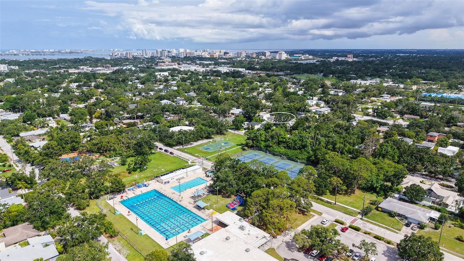 RUSTIC LODGE - Residential
