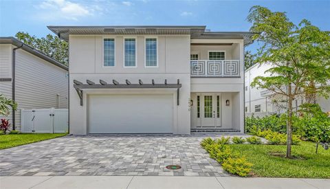 2590 FLOYD STREET SARASOTA FL 34239