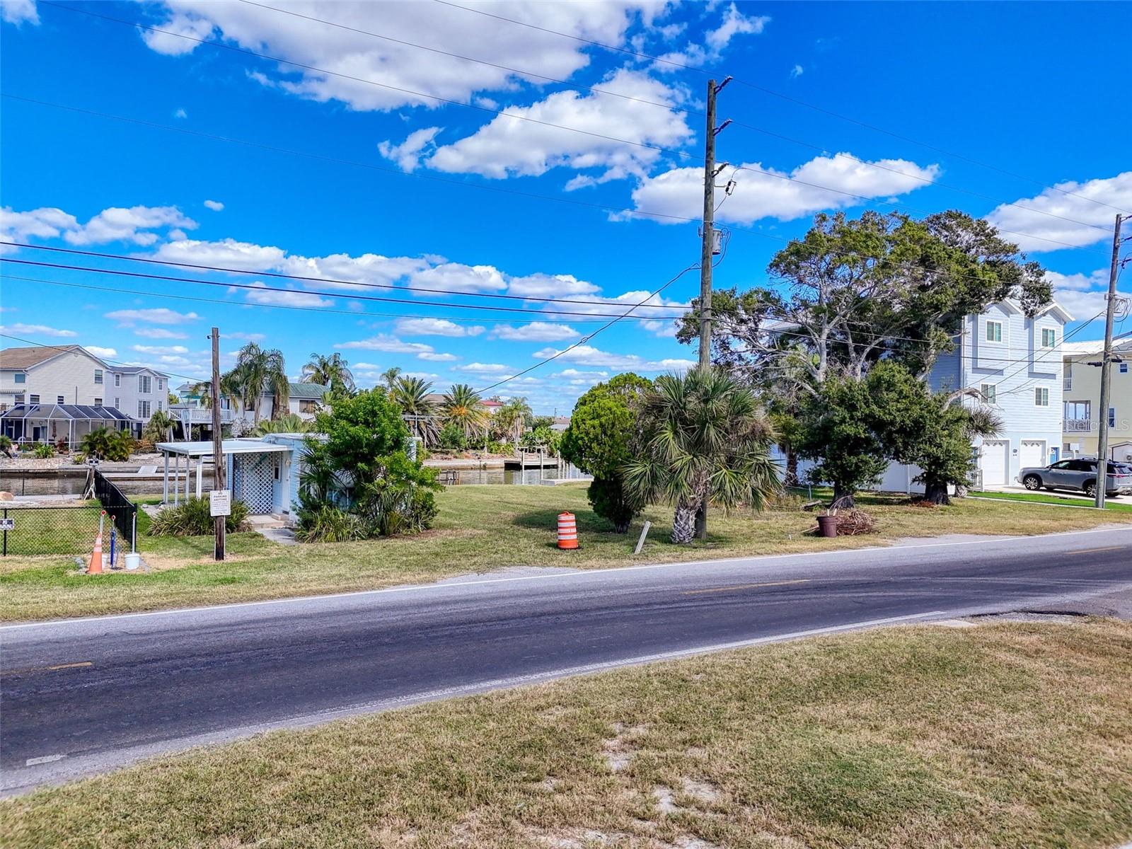 HUDSON BEACH ESTATES - Land