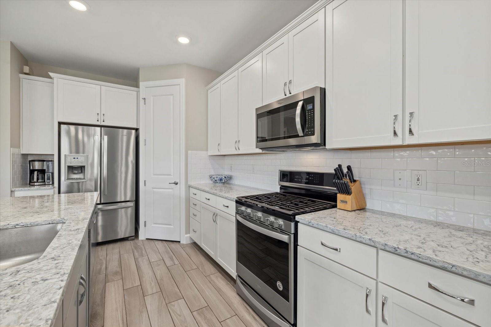 MALLORY PARK PH II SUBPH C & D - Residential Lease