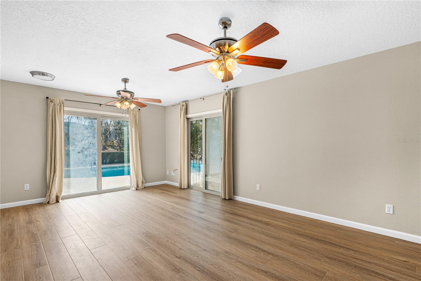 TOMOKA OAKS COUNTRY CLUB ESTATES - Residential