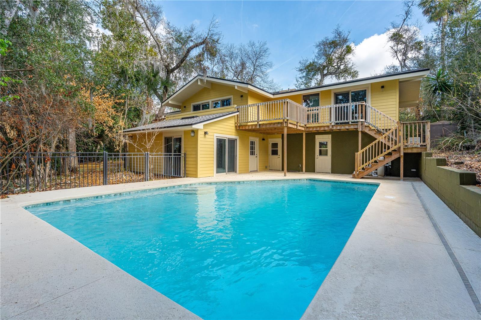 TOMOKA OAKS COUNTRY CLUB ESTATES - Residential