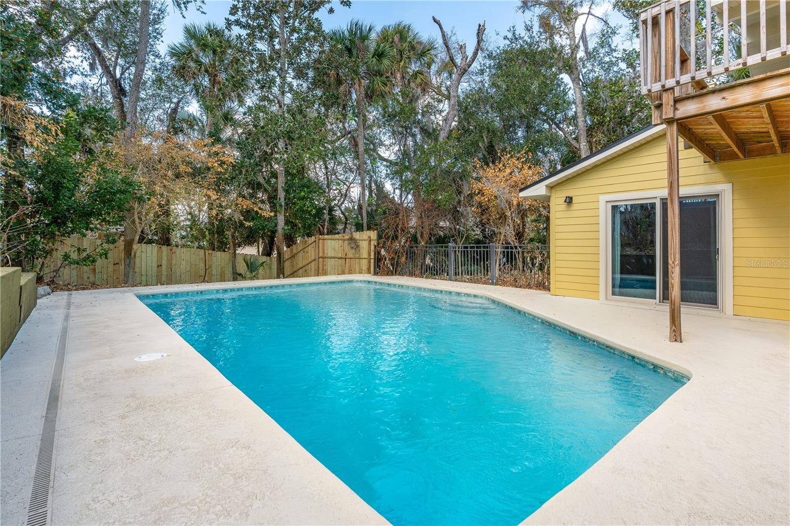 TOMOKA OAKS COUNTRY CLUB ESTATES - Residential