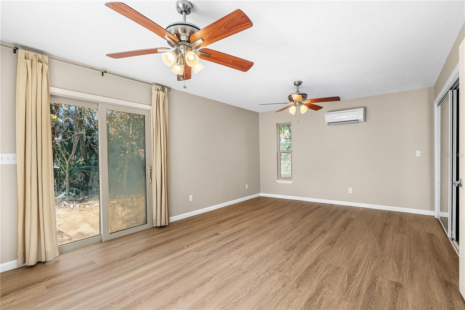 TOMOKA OAKS COUNTRY CLUB ESTATES - Residential