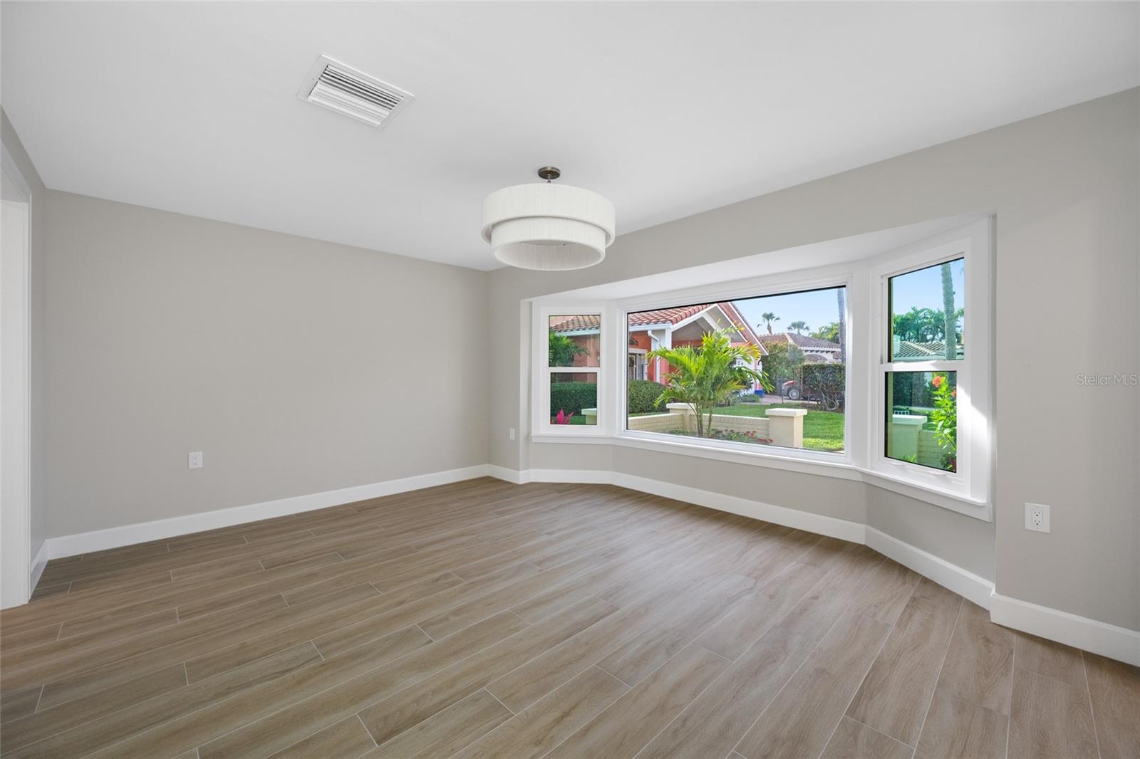 THREE PALMS POINT - Residential