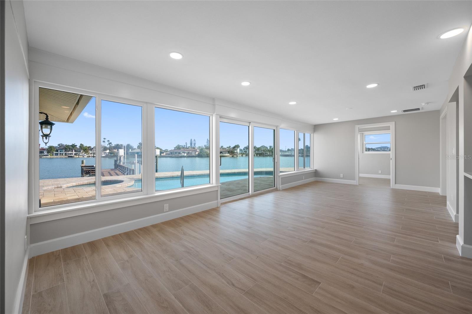 THREE PALMS POINT - Residential