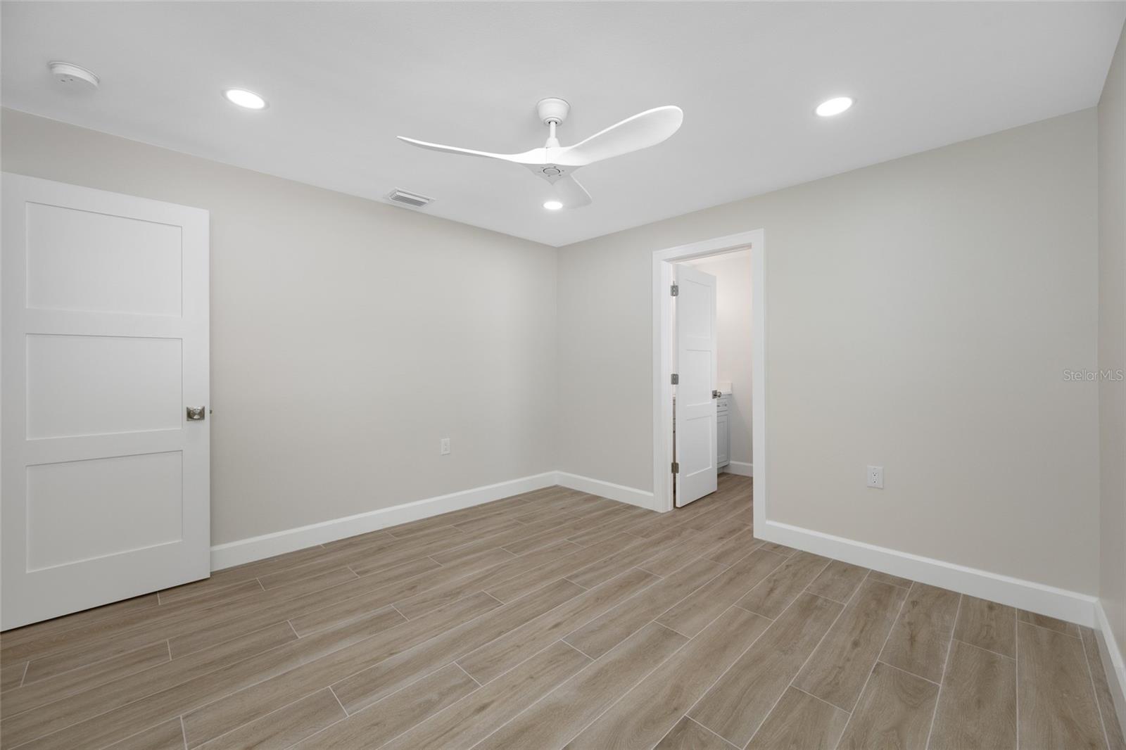 THREE PALMS POINT - Residential