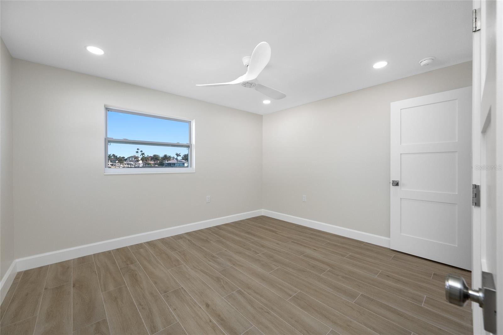 THREE PALMS POINT - Residential