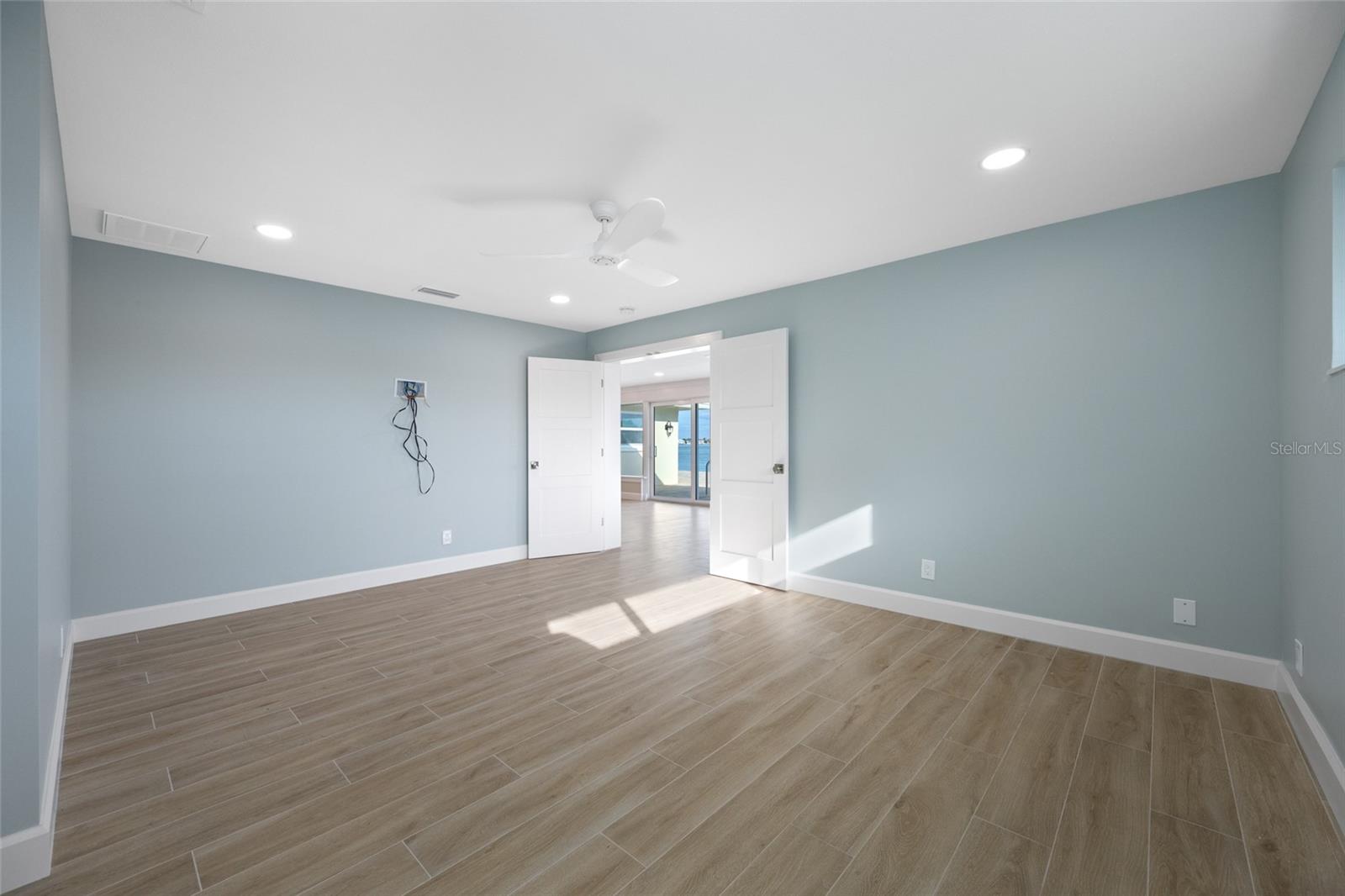 THREE PALMS POINT - Residential