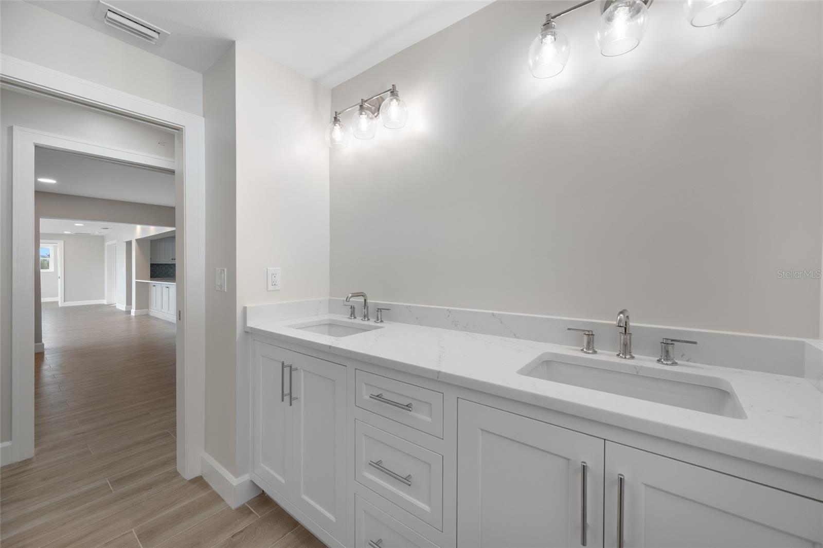 THREE PALMS POINT - Residential